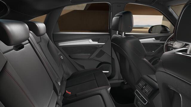 Audi Q5 Sportback S edition Competition 50 TFSI e 220 kW / 299 PK SU panoramadak, assitentiepakket tour&parking, B&O soundsysteem, luchtvering, leder/alcantara interieur, optiekpakket zwart plus, rode stiksels interieur