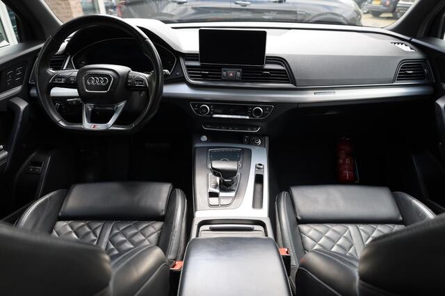 Audi Q5 50 TFSI e quattro S-Edition 299PK! PANO LEER/NAPPA+MEMORY COCKPITVIEW Luchtvering TREKHAAK-ELEK 360-CAMERA 20"LMV ACHTERKLEP-ELEK 2xPDC STOELVERW. ZWARTE-HEMEL ENZ!