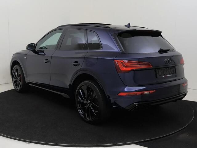 Audi Q5 55 TFSI e S edition Competition | Panoramadak | Trekhaak | Lederen bekleding 'Valcona' | Head-up display | Bang & Olufsen | LED matrix verlichting | Stoelverwarming voor en achter |