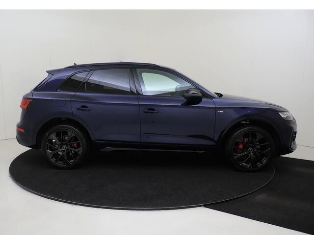 Audi Q5 55 TFSI e S edition Competition | Panoramadak | Trekhaak | Lederen bekleding 'Valcona' | Head-up display | Bang & Olufsen | LED matrix verlichting | Stoelverwarming voor en achter |