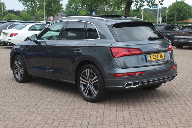 Audi Q5 55 TFSI e quattro Competition / Panoramadak / 360Camera / Luchtvering / RS Stoelen / 21'' / B&O / Matrix LED / Dodehoek / Virtual Cockpit / Navigatie / Stoelmassage / Tourpakket