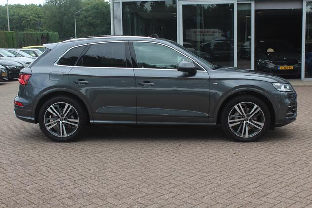 Audi Q5 55 TFSI e quattro Competition / Panoramadak / 360Camera / Luchtvering / RS Stoelen / 21'' / B&O / Matrix LED / Dodehoek / Virtual Cockpit / Navigatie / Stoelmassage / Tourpakket