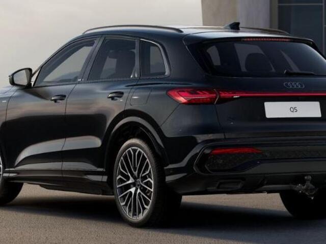 Audi Q5 S edition 2.0 TFSI e | 299 PK | 21 inch velgen | Panorama glasdak | Privacyglas | Zwart optiek |