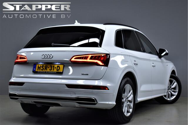 Audi Q5 50 TFSI e 299pk Quattro S-Line 1e. Eig Dealer OH Pano/Luchtvering/Trekhaak/Camera/Keyless/Navi/Led/Lmv18''
