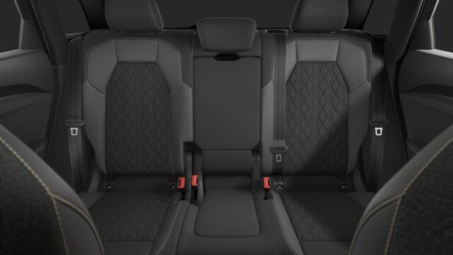 Audi Q5 e-hybrid quattro 299 S tronic S edition Automaat | Elektrisch instelbare voorstoelen | Comfortsleutel | Privacy glas | S line-interieur met sportstoelen en zwarte stoffen-kunstlederen bekleding