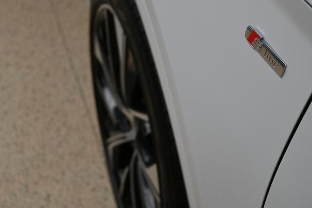 Audi Q5 55 TFSIe 367pk quattro Competition | Luchtvering | Panoramadak | Head-up | Matrix LED | 100% (Dealer) onderhouden label | ALL-IN RIJKLAARPRIJS