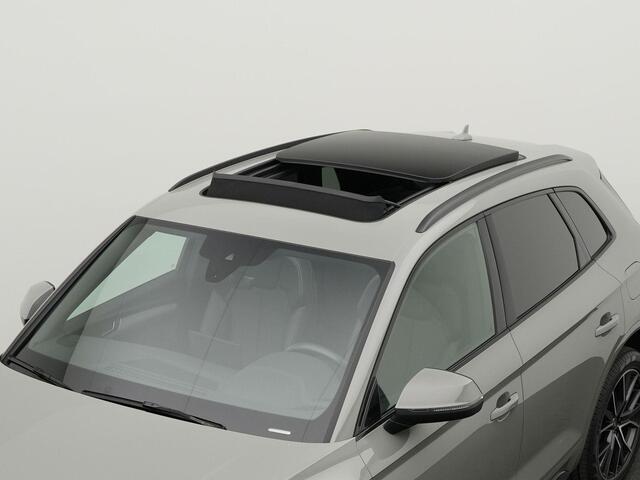 Audi Q5 55 TFSI e 367 pk S-tronic S edition Competition / S-Line | Panoramadak | Trekhaak | Achteruitrijcamera | Standkachel | Cruise Control | Zwart optiekpakket plus | 20 inch