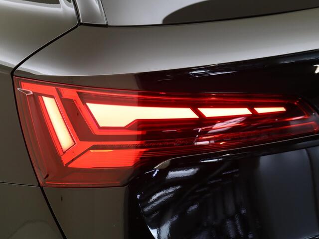 Audi Q5 50 TFSI e S edition Competition | Panoramadak | Comfortsleutel | Elek. verstelbare voorstoelen | Adaptive cruisecontrol | Verwarmbaar stuurwiel