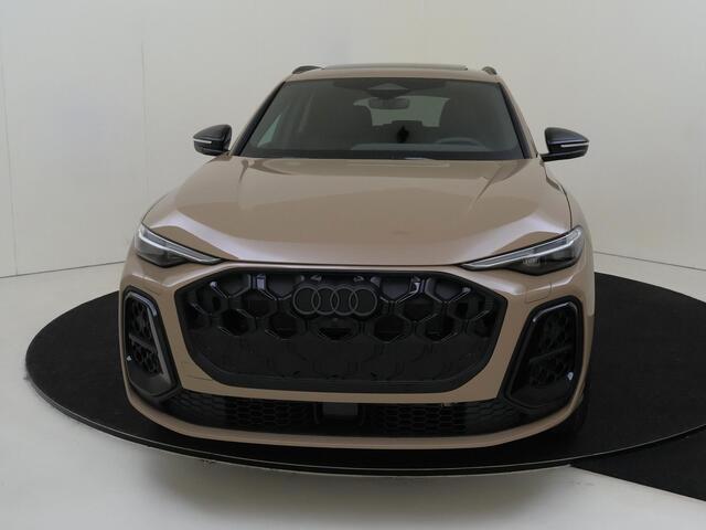 Audi Q5 2.0 TFSI e-hybrid quattro S edition Competition | Luchtvering | 21 inch lm velgen | Panoramadak | Lederen bekleding | Head-Up display