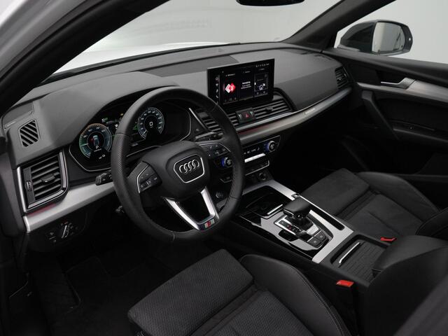 Audi Q5 55 TFSI e 367 pk S-tronic quattro S edition | Panoramadak | Trekhaak | Matrix LED koplampen | B&O sound | Luchtvering | Achteruitrijcamera | Standkachel | 21 inch