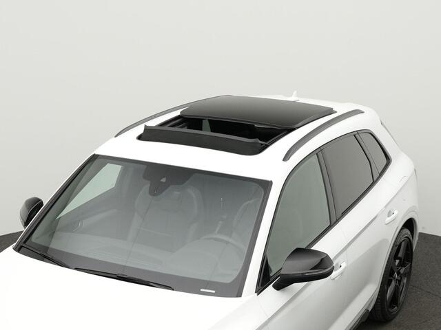 Audi Q5 55 TFSI e 367 pk S-tronic quattro S edition | Panoramadak | Trekhaak | Matrix LED koplampen | B&O sound | Luchtvering | Achteruitrijcamera | Standkachel | 21 inch