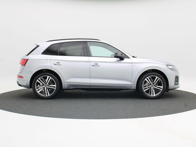 Audi Q5 50 TFSi e 299 Pk Automaat S-Line | Nw Model | Full LED | Panoramadak | Zwart Optiek | Camera | 20 Inch | Stoelverwarming | Adaptive Cruise | 46.409 Km!!