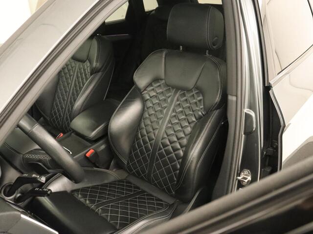 Audi Q5 55 TFSIe S edition | Panoramadak | 360 Camera | Massage | Adaptive cruise | Bang & Olufsen | Luchtvering | Head-Up | Achterbankverwarming | Carplay | Trekhaak | Stuurverwarming | Matrix LED | PHEV | Plug In