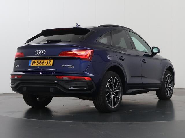 Audi Q5 Sportback 50 TFSI e S edition | Panoramadak | Live Cockpit | Sportstoelen | Camera | DAB | Apple CarPlay/Android Auto | Stoelverwarming | Adaptieve Cruise Control | Ele. kofferdeksel | Ele. wegklapbare Trekhaak |