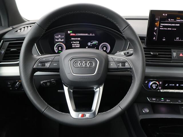 Audi Q5 S edition Competition 50 TFSI e 220 kW / 299 PK | Stoelverwarming | Trekhaak | Keyless Entry | LED | Adaptieve Cruise Control | Elektrische Stoel |