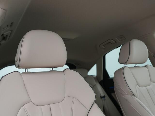 Audi Q5 Sportback 50 TFSI e S Line Plug In Hybrid 300pk Dealer O.H PHEV | Luchtvering | Matrix LED | 21"Audi Sport L.M | Sfeerverlichting | Lederen Sportstoelen Verwarmd | Cruise Control | Navigatie | Virtual | DAB |