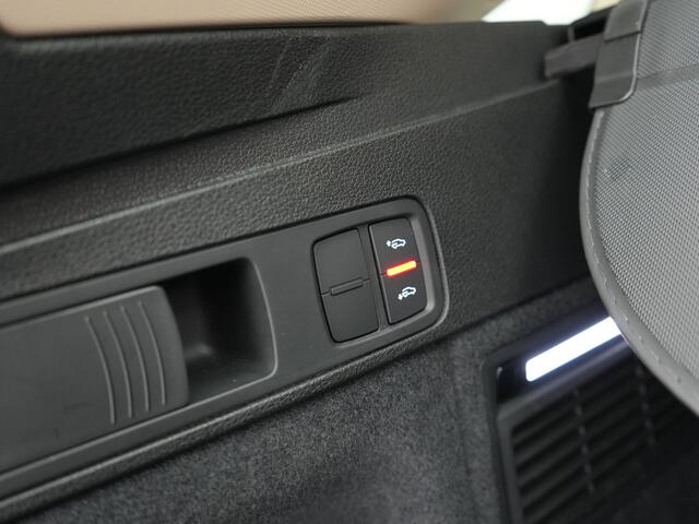 Audi Q5 Sportback 50 TFSI e S Line Plug In Hybrid 300pk Dealer O.H PHEV | Luchtvering | Matrix LED | 21"Audi Sport L.M | Sfeerverlichting | Lederen Sportstoelen Verwarmd | Cruise Control | Navigatie | Virtual | DAB |