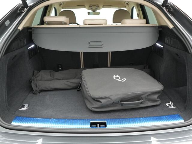 Audi Q5 Sportback 50 TFSI e S Line Plug In Hybrid 300pk Dealer O.H PHEV | Luchtvering | Matrix LED | 21"Audi Sport L.M | Sfeerverlichting | Lederen Sportstoelen Verwarmd | Cruise Control | Navigatie | Virtual | DAB |