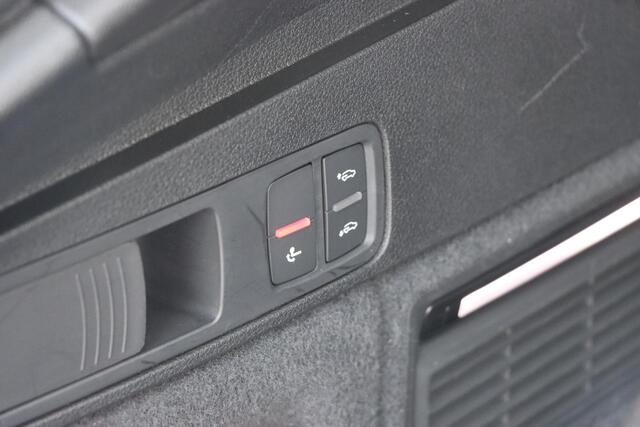 Audi Q5 Sportback 55 TFSI e quattro S Edition Competition 367pk l LED Matrix | Pano | Luchtvering