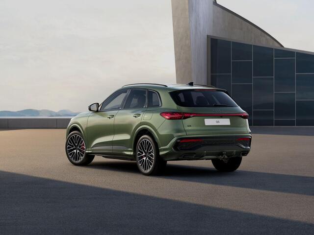 Audi Q5 S edition Competition 2.0 TFSI e | 367 PK | 21 inch velgen |Adaptieve luchtvering | Panorama glasdak | Privacyglas | Sportstoelen | Navigatiepakket |