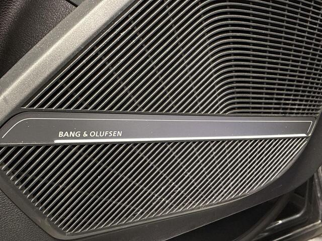 Audi Q5 Sportback 55 TFSIe 367pk S-Tronic Quattro S Edition · Panoramadak · Luchtvering · B&O Sound · Leder Nappa · Inklap. Trekhaak · 360 Camera · Head-Up Display · Elek. Stoelen + Massage + Geheugen Bestuurder ·