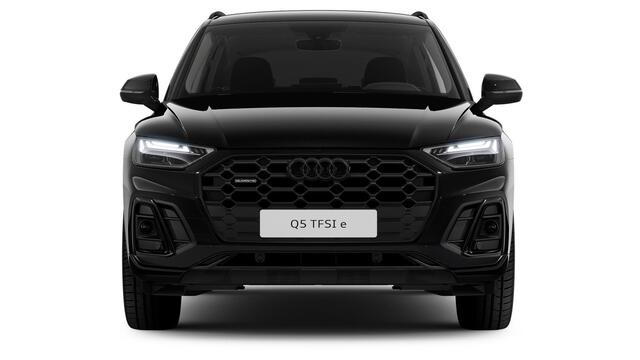 Audi Q5 55 TFSI e S edition Trekhaak - Privacy glas - Optiekpakket zwart plus - Zonwering - Comfort interieurvoorverwarming - MMI navigatie plus - Achterbank plus - Sportstoelen - Stoelen vóór verwarmbaar -