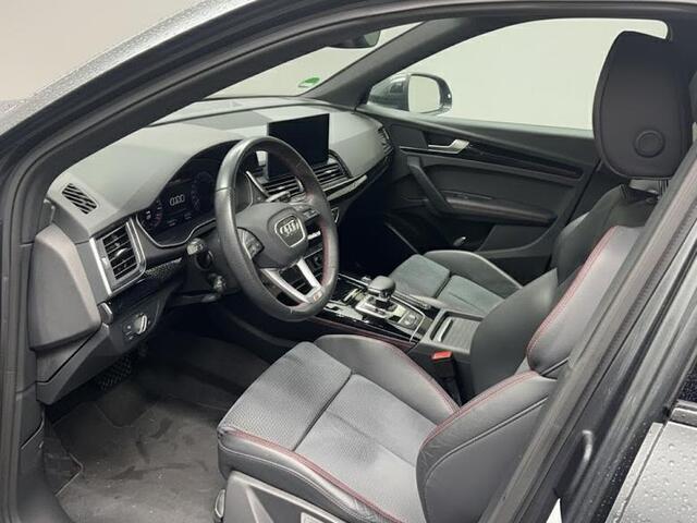 Audi Q5 50 TFSI e S edition 299PK S-tronic PHEV | 2x S-line | Zwart optiek | Clima | Zwenkbare trekhaak | Adaptieve cruise | Rood sticksel |