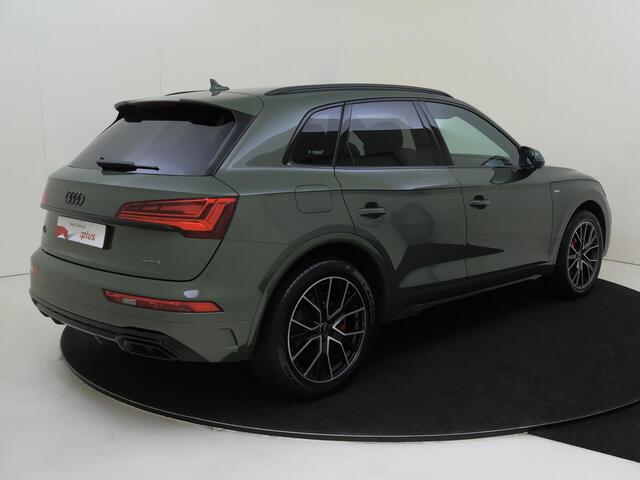 Audi Q5 50 TFSI e S edition Competition | Luchtvering | Trekhaak | LED matrix verlichting | Stoelverwarming voor en achter | Virtual cockpit Plus | Adaptieve cruise control | CarPlay |