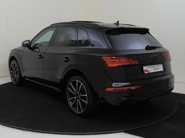 Audi Q5 55 TFSI e S edition Competition | Panoramadak | Bang & Olufsen | Lederen bekleding 'Valcona' | 360 camera | Dodehoek detectie | Parkeerasisstent | Stoel- en stuurwielverwarming |