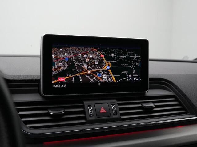 Audi Q5 55 TFSI e 367 pk S-tronic quattro Competition / S-Line | Panoramadak | Trekhaak | Matrix LED | Achteruitrijcamera | Adaptive Cruise