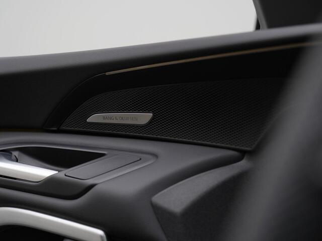 Audi Q5 2.0 TFSI e-hybrid 367 pk S-tronic quattro S edition Competition / S-Line | Panoramadak | Trekhaak | Luchtvering | Twinleder | 360 camera | Bang & Olufsen