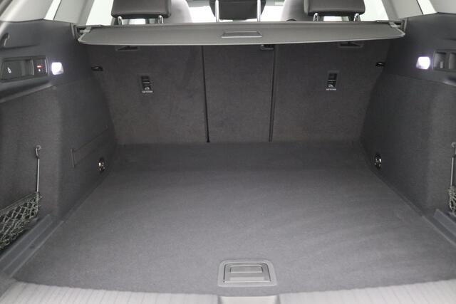 Audi Q6 e-tron Launch edition 83 kWh 252PK Panoramadak, Keyless, Warmtepomp, 360gr. Camera, Stoelverwarming, Trekhaak, LED Plus, Elektr. Achterklep, 20" LM Velgen