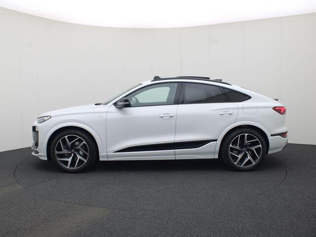 Audi Q6 e-tron Sportback S edition performance 306 PK · Glazen panoramadak · Privacy glas · Tech pro