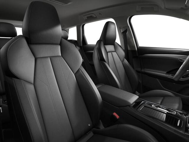 Audi Q6 e-tron Advanced edition 252 PK · Trekhaak, mechanisch draaibaar · Sportstoel zwart leder-kunstl. · 2-spaaks sport mf afgevl. padd