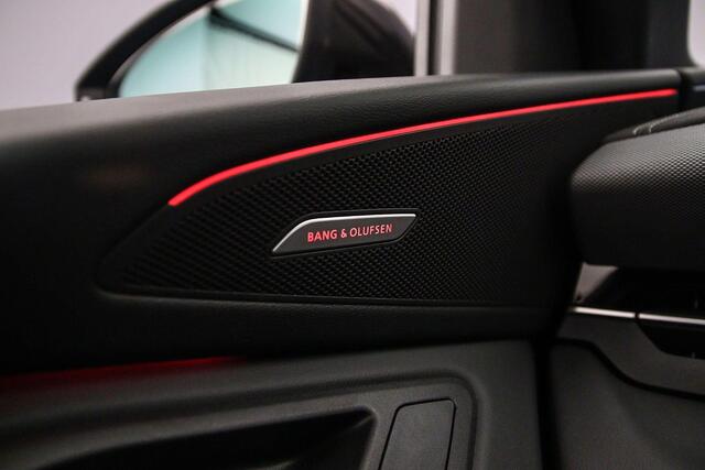 Audi Q6 e-tron S edition quattro 100 kWh | Trekhaak | Tech pro | Headup | B&O | Pano | Luchtvering | Oled |