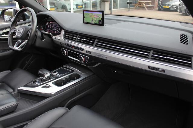 Audi Q7 3.0 TDI e-tron quattro Sport / Trekhaak / Panoramadak / Camera / 21'' / Luchtvering / Leder / Bose / Getint glas / Stoelverwarming / DAB / Cruise Control