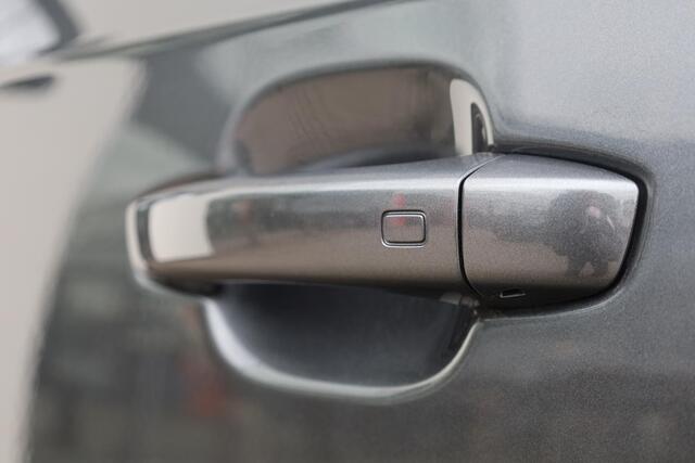 Audi Q7 55 TFSI e quattro Pro Line S 380PK / 280kW, Lederen bekleding, 21" LMV, honingraat, servo sluiting portieren, dodehoek sensor, achteruitrijcamera, parkeersensoren voor en achter, voorstoelen verwarmbaar, Bose Sound System, verstelbare achterbank, navigati