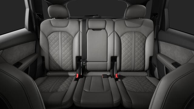 Audi Q7 55 TFSI e quattro 394 Tiptronic Pro Line S Automaat | Vierwielbesturing | Sportstoelen plus voorin | Optiekpakket zwart plus | Achterbank plus | Privacy glas (donker getint)