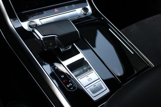 Audi Q7 55 TFSI e Quattro S-Line Panoramadak Full-Led Adaptive-Cruise 22"LMV Elektr.-Trekhaak