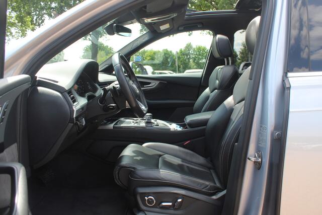 Audi Q7 3.0 TDI e-tron quattro Sport / Trekhaak / Panoramadak / Camera / 21'' / Luchtvering / Leder / Bose / Getint glas / Stoelverwarming / DAB / Cruise Control