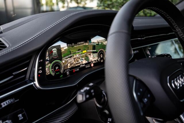 Audi Q8 60 TFSI e Competition 490pk, Nardogrey, Full-options 2024