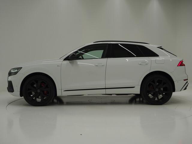 Audi Q8 60 TFSI e quattro Competition BlackOptic 462PK | RS Stoelen | 23" | Luchtvering | Panoramadak | B&O | 360 | Trekhaak
