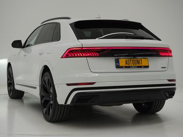Audi Q8 60 TFSI e quattro Competition BlackOptic 462PK | RS Stoelen | 23" | Luchtvering | Panoramadak | B&O | 360 | Trekhaak