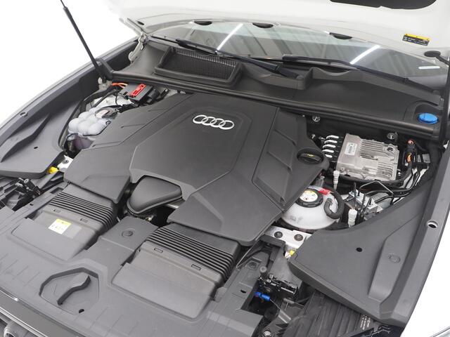 Audi Q8 60 TFSI e quattro Competition BlackOptic 462PK | RS Stoelen | 23" | Luchtvering | Panoramadak | B&O | 360 | Trekhaak