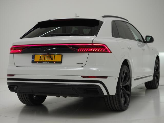 Audi Q8 60 TFSI e quattro Competition BlackOptic 462PK | RS Stoelen | 23" | Luchtvering | Panoramadak | B&O | 360 | Trekhaak
