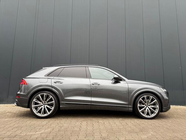 Audi Q8 4.0 TFSI SQ8 quattro 23 inch / carbon / Pano
