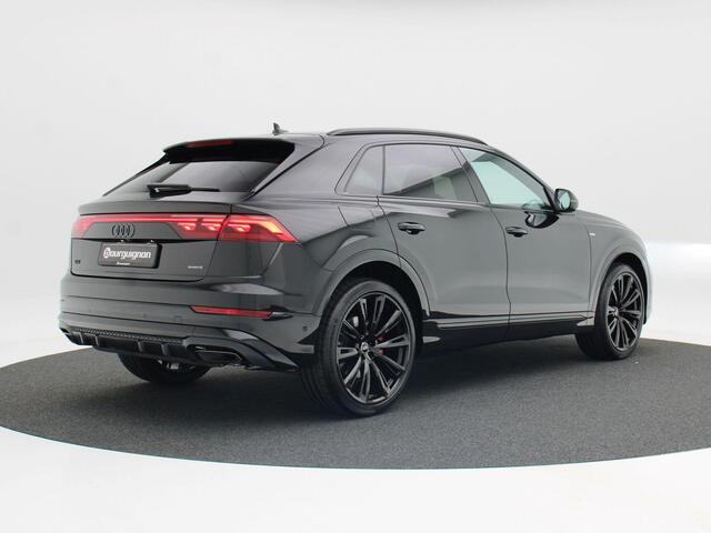 Audi Q8 Pro Line S Competition 60 TFSI e 360 kW / 490 PK S | 23 inch Velgen | Glazen Panoramadak | Head-up display | Soft close | Vierwielbesturing |