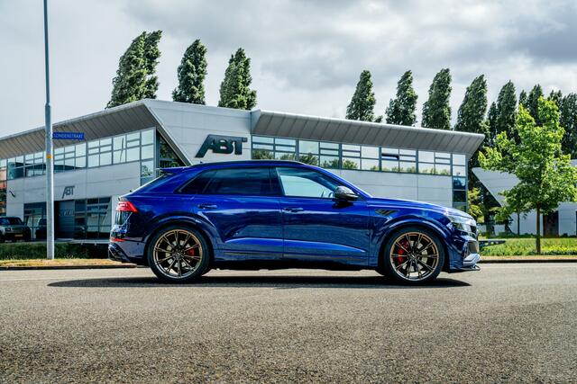 Audi Q8 55 TFSIe Pro Line S ABT | ABT Power S 465pk | ABT Aero | ABT GR23 Matt Racing Gold | Carbon exterieur pakket | Uitgebreid leder pakket | Panorama dak Rode stiksels | B&O premium | panorama dak | Matrix LED | massage | S-Sportstoelen