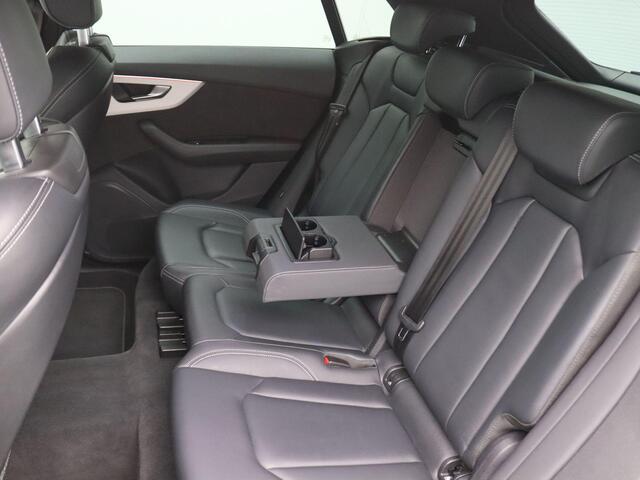 Audi Q8 55 TFSI e quattro Pro Line S 380PK S-Tronic S-Line, Servosluiting, Nachtzichtcamera, Memorystoel, Keyless, Elektr. Achterklep, PDC voor en achter, Navi, Stoel-Stuurverwarming, Trekhaak, 21" LM Velgen