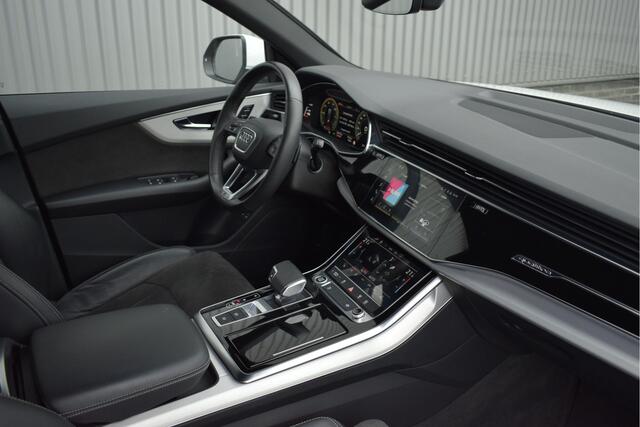 Audi Q8 55 TFSI e quattro S-line Virtual cockpit, Cruise, Stoelverwarming, Camera, Trekhaak, Luchtvering